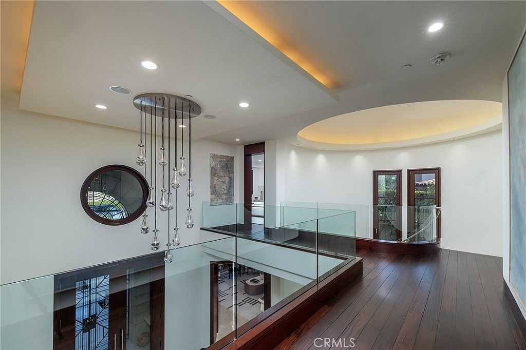 Foyer at 9 Sailcrest